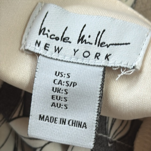 Nicole Miller Monochrome Floral Midi Dress - Picture 7 of 13